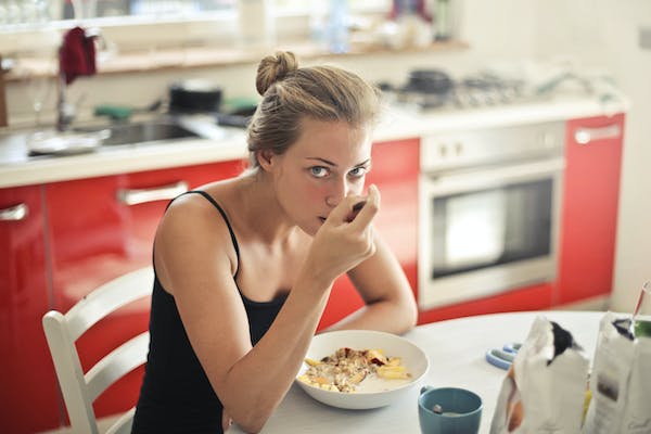 Dieta: ¡un paliativo en caso de SII!